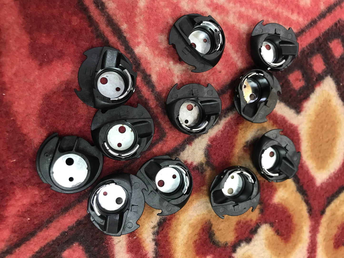 Singer sewing machine shuttle original