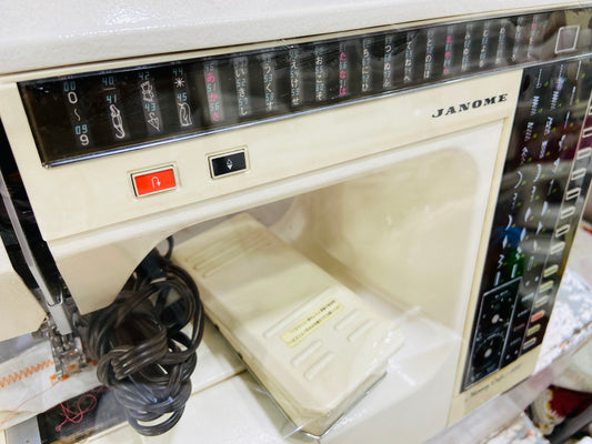 Janome memory craft 6000 with genuine accessories 🧵🪡