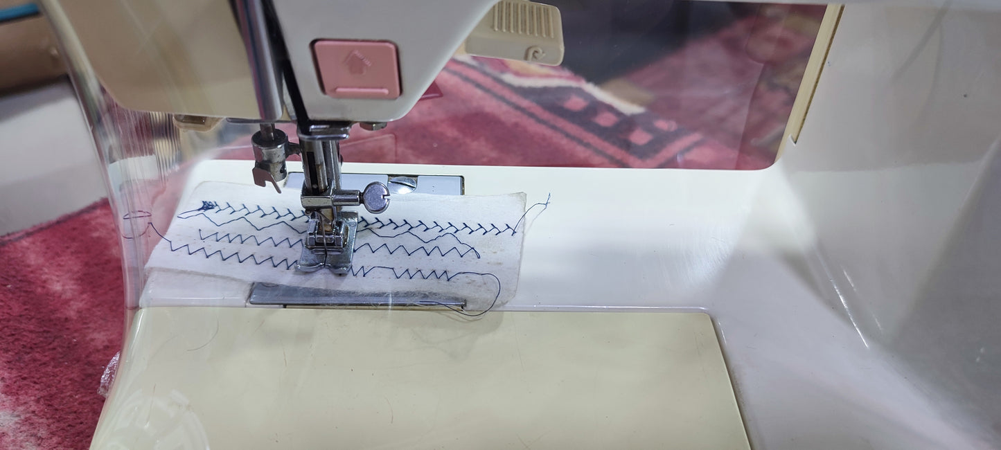 Juki oze 826 sewing machine