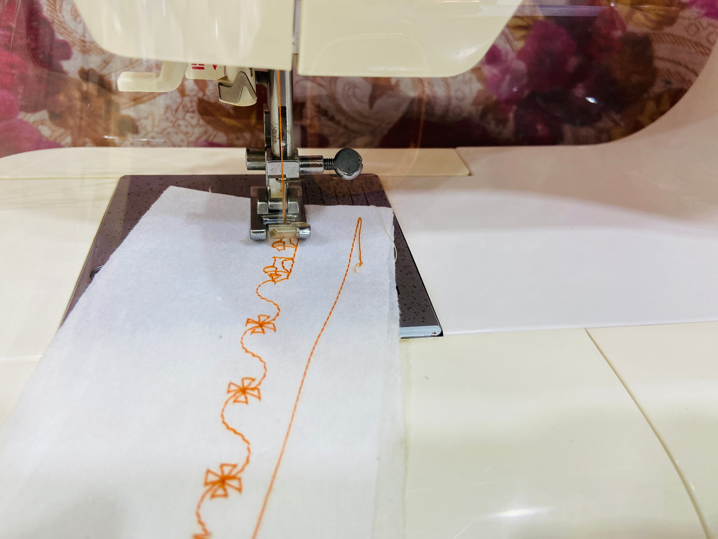 Singer apricot 9700 sewing machine price in Pakistan