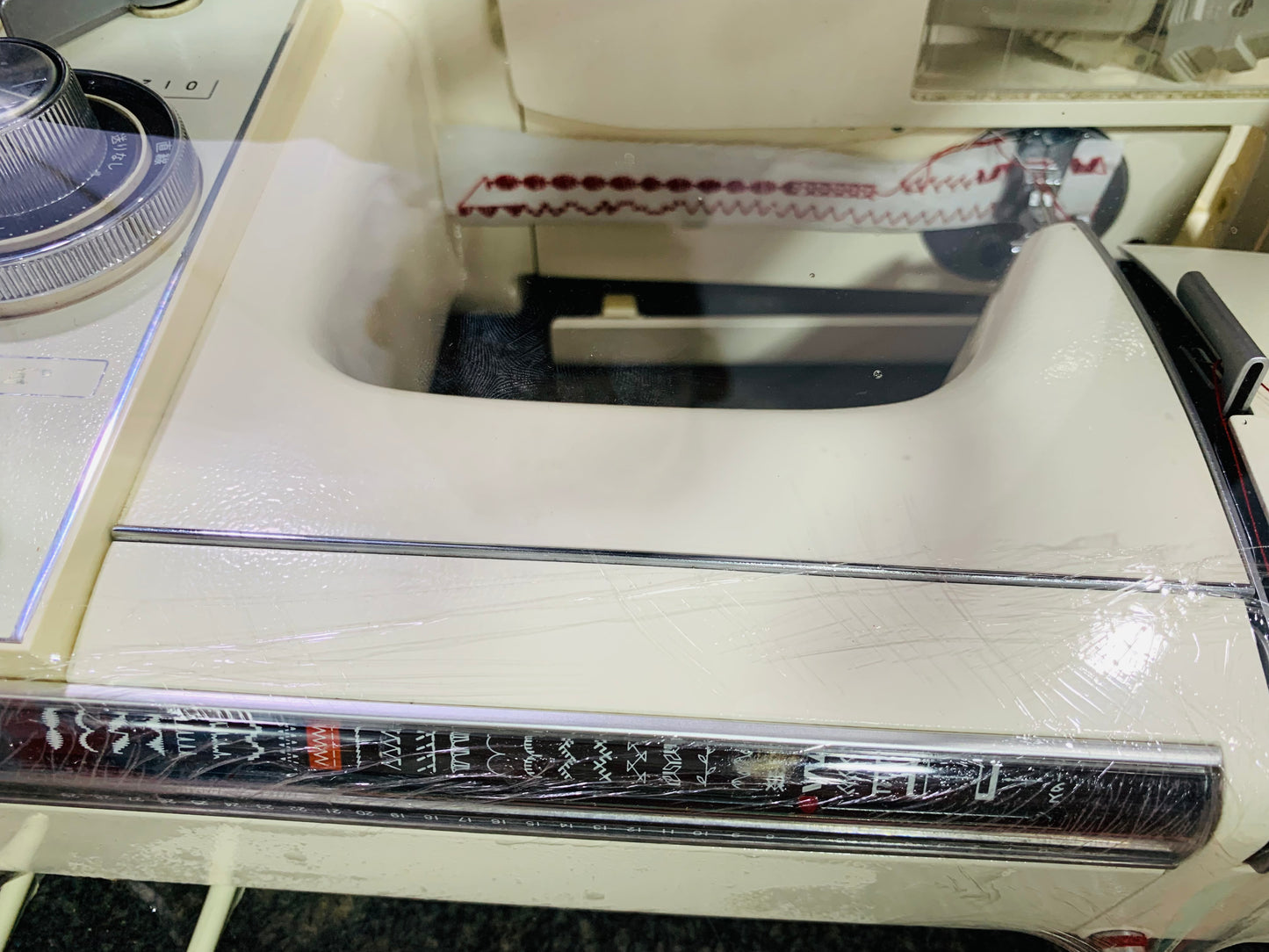 Janome 802 full genion condition complete accessories