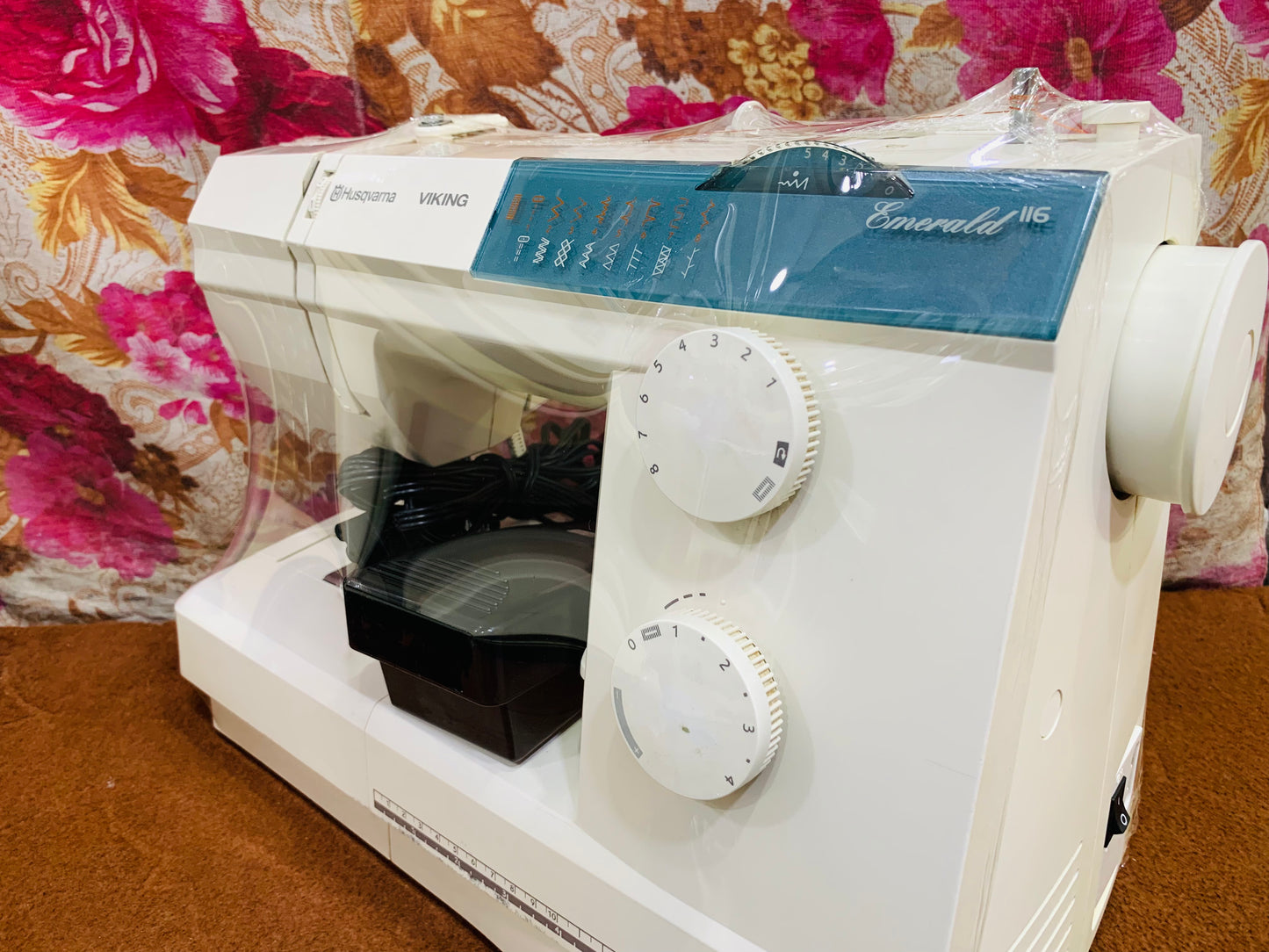 Husqvarna viking emerald 116 sewing machine